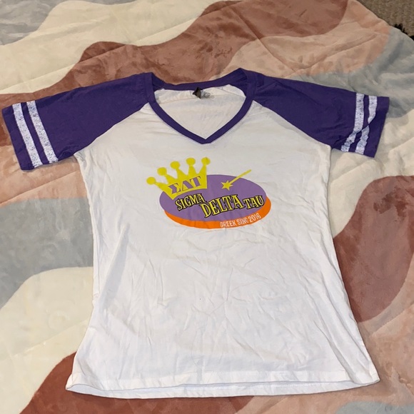 Sigma Delta Tau T-shirt - Picture 1 of 3